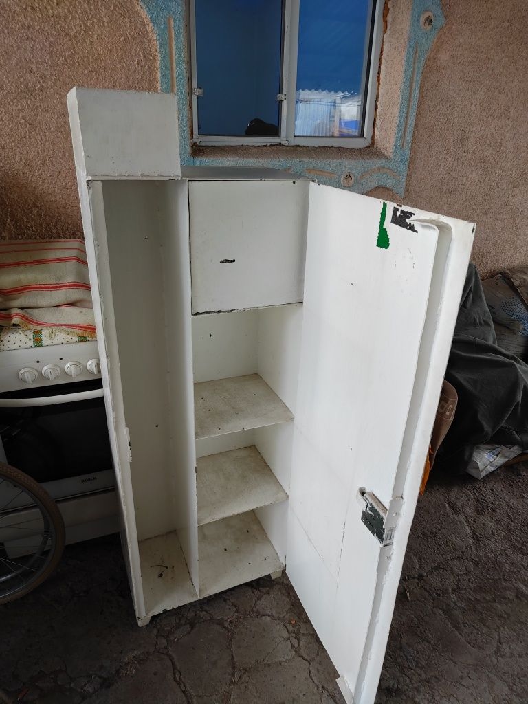 Продам сейф металический