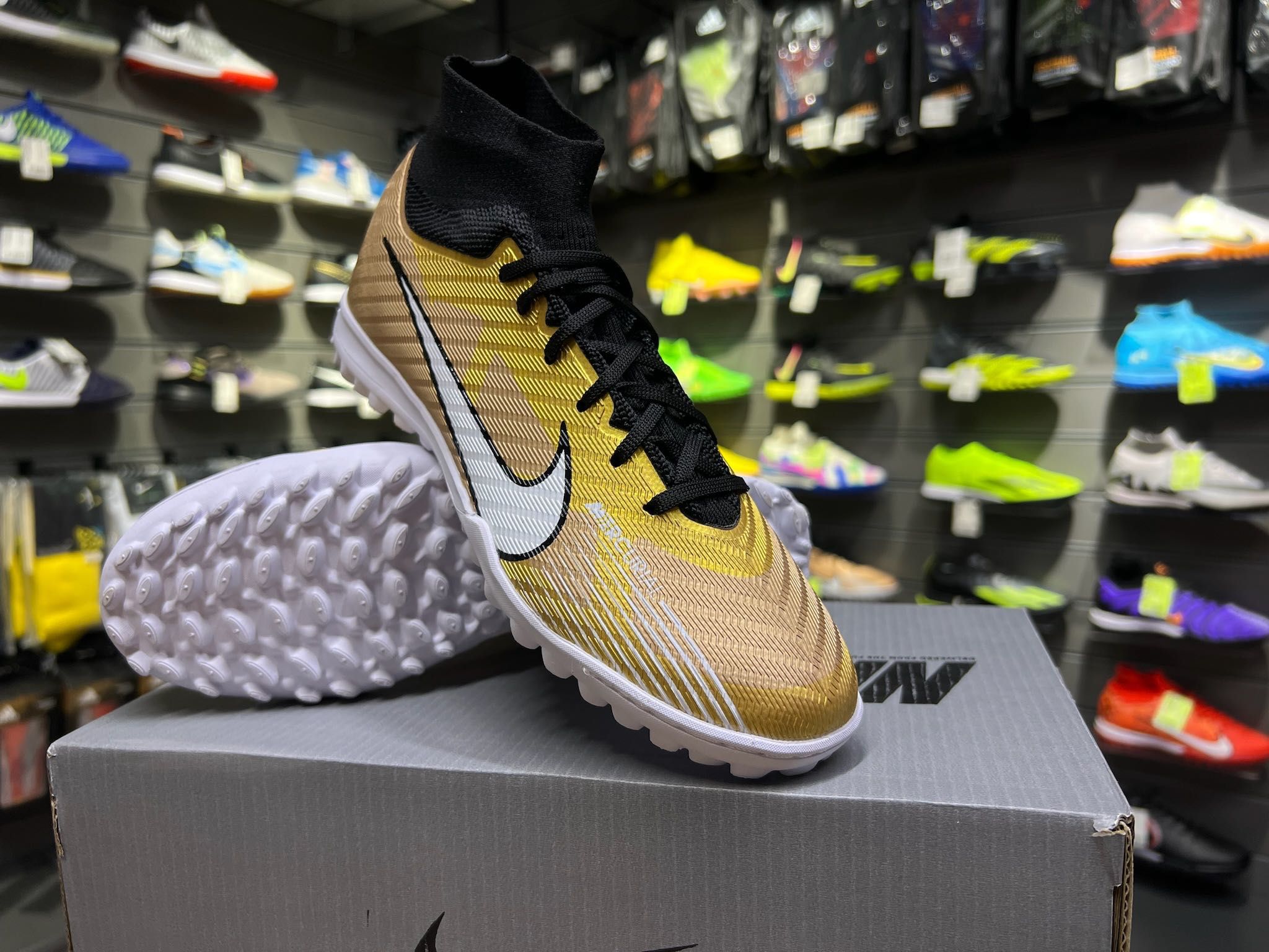 Бутсы сороконожки Nike Mercurial Air Zoom Superfly в Алматы