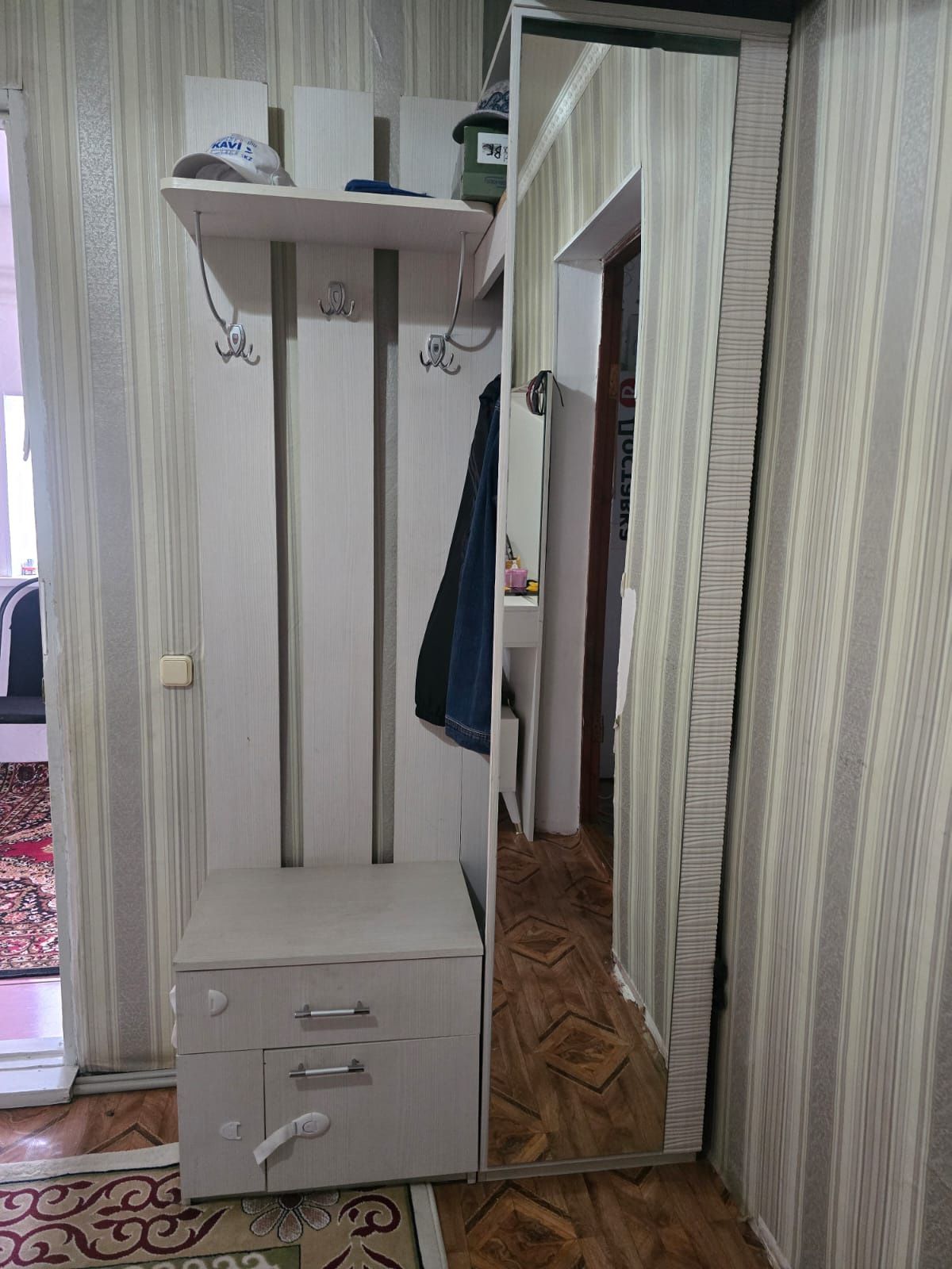 Продом прихожка вешалка