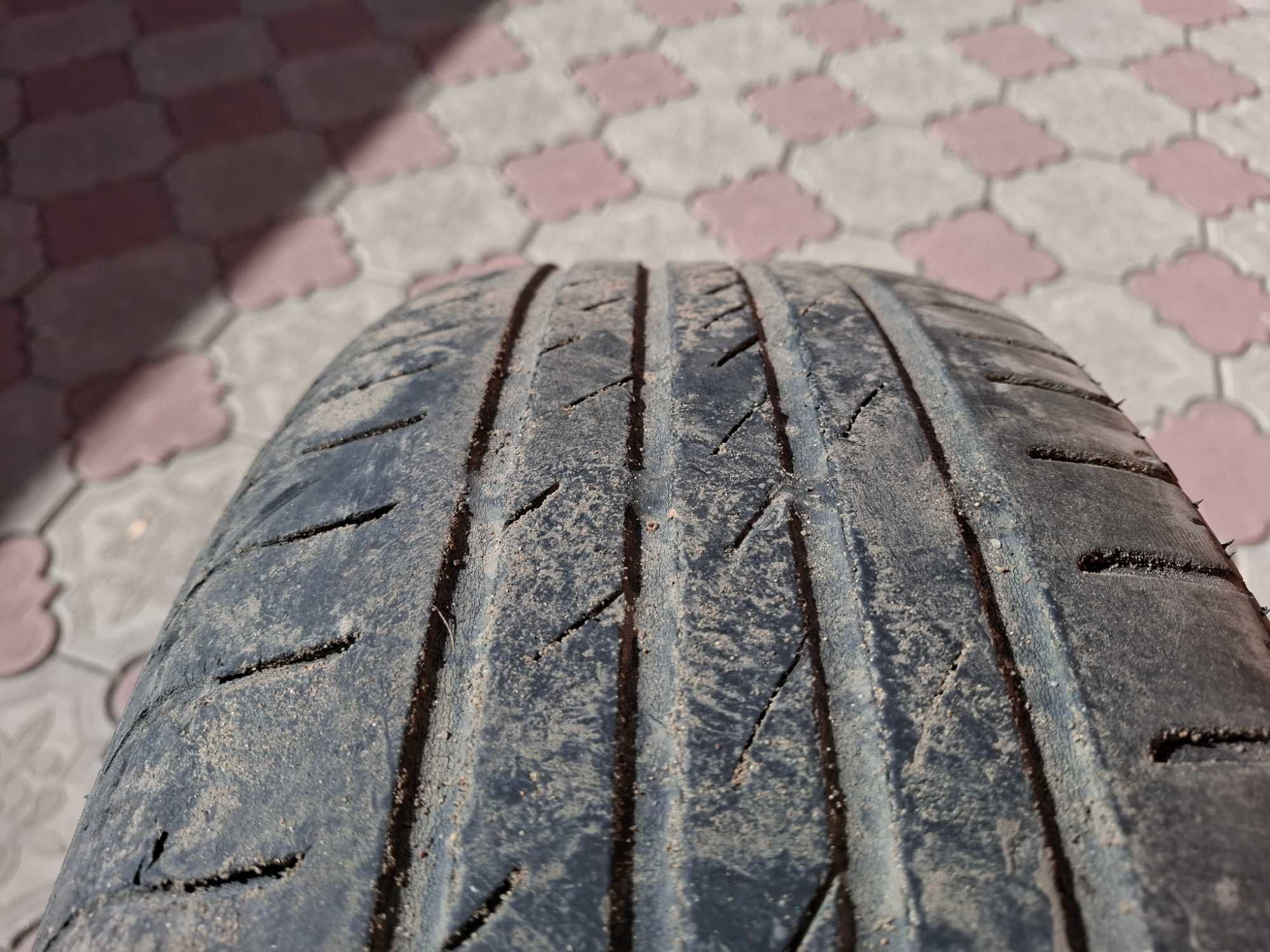 Автошины б/у  Nexen (Корея) 235/60 R16 4шт.