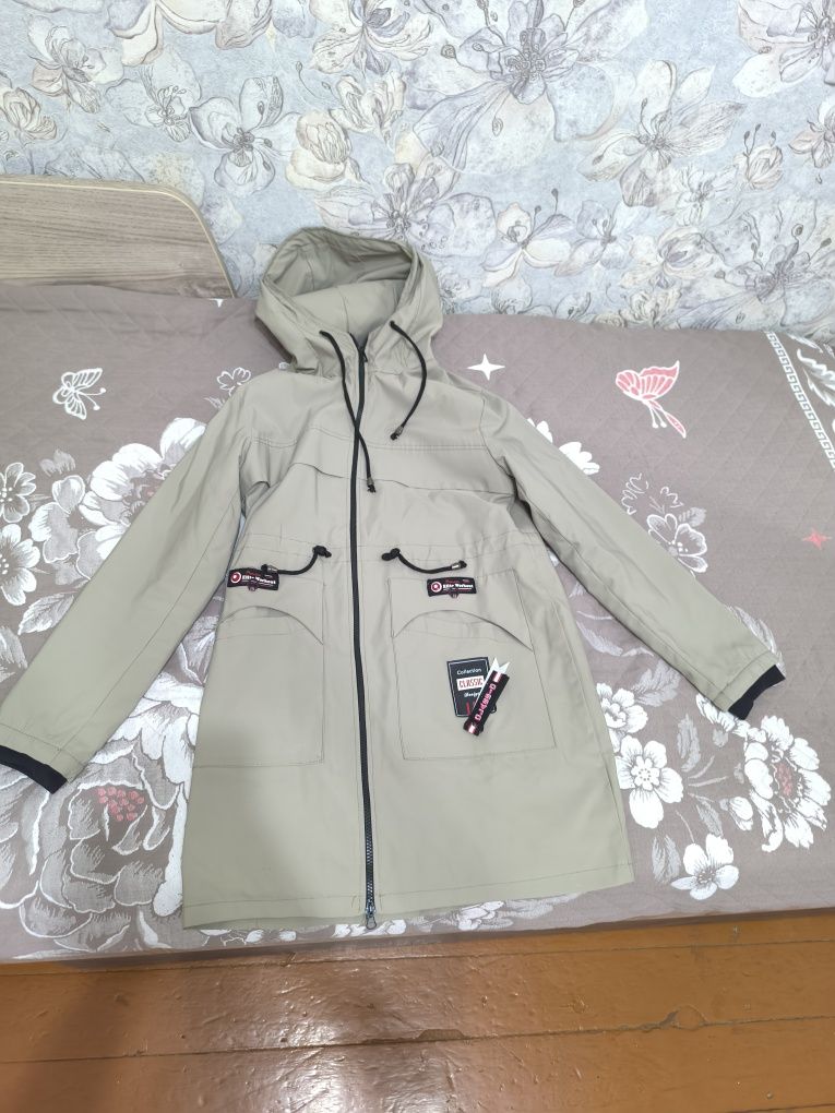 Продам куртку женскую
