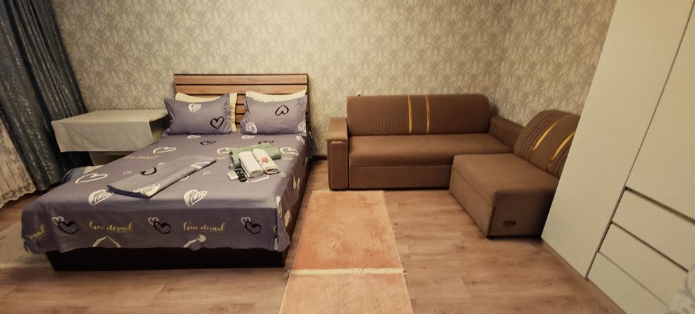 1ком.КВ.Посуточно и Почесовой .В Центре.Смарт,ТВ . Ночью 8200т
