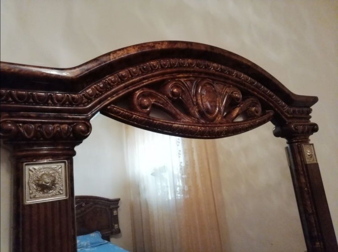 Продается спальный гарнитур
