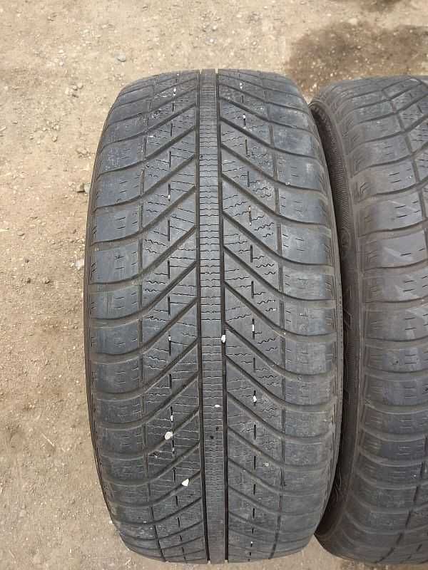 Шины 205/55 R16 - "GoodYear Vector 4Seasons" (Словения), всесезонные.