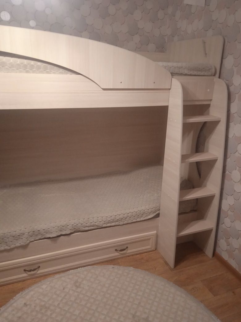 Продам кровать двух ярусную