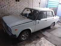 Автомобиль Ваз 21074