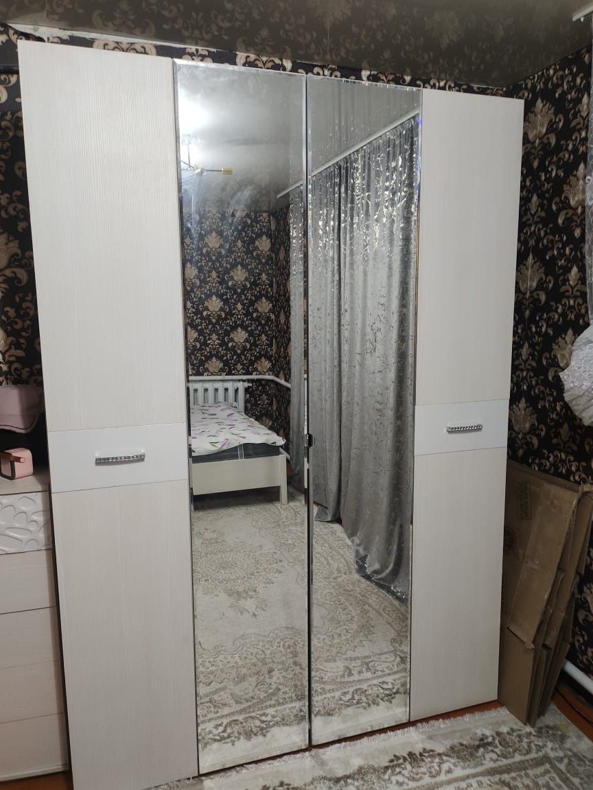 Срочно продам спальный гарнитур