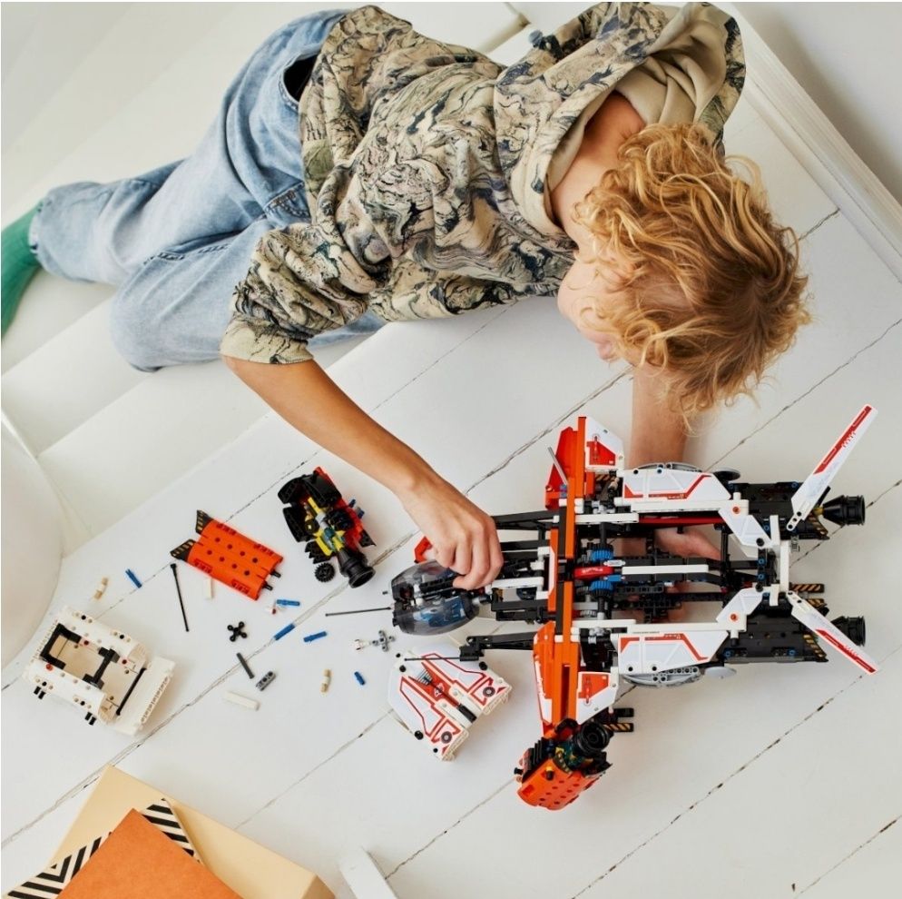LEGO: Тяжелый грузовой космический корабль вертикального взлета