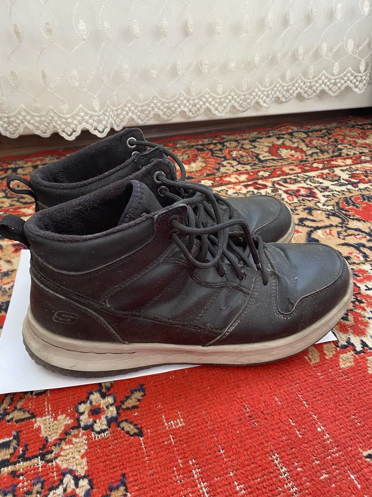 Продается обувь Skechers демисезон