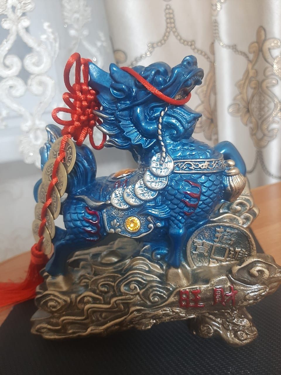 Продам китайский сувенир-статуэтку