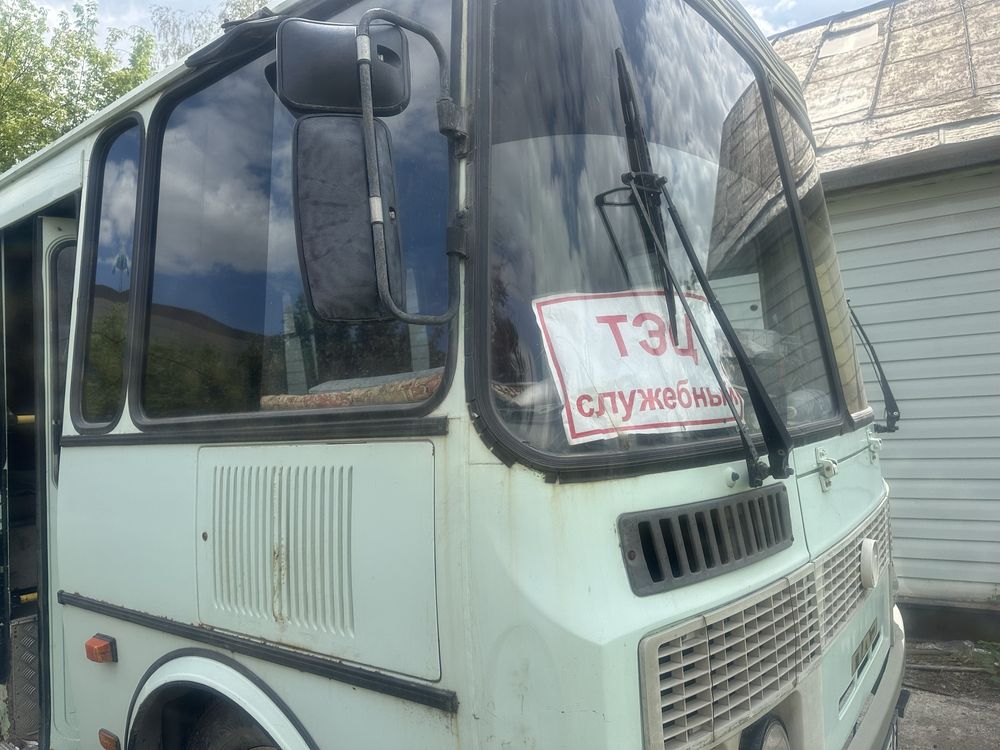 Продам автобус. Внутри есть места. Есть торг за наличку. Срочно продае