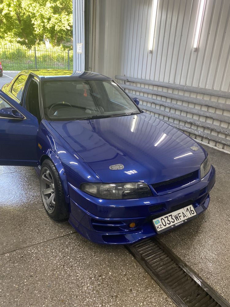 Nissan Skyline R33