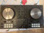 NI Traktor S2 Dj Controller на запчасти / требует ремонта