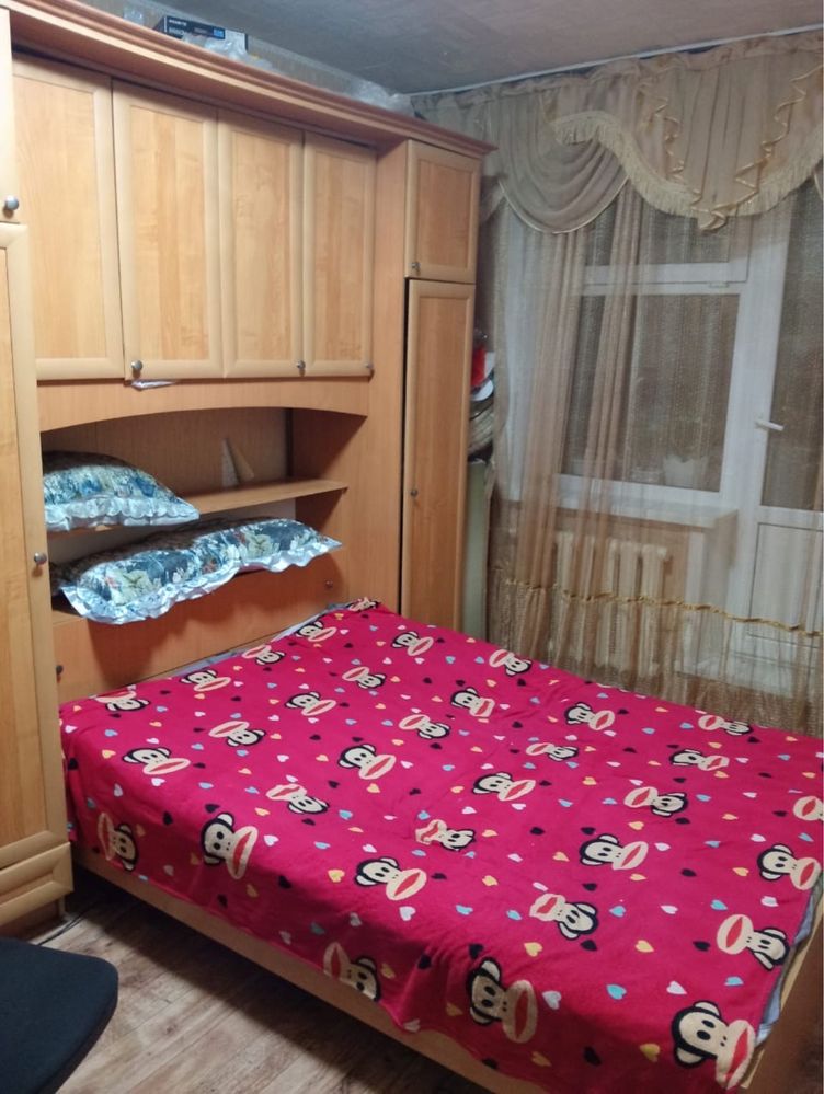 Продам спальный гарнитур