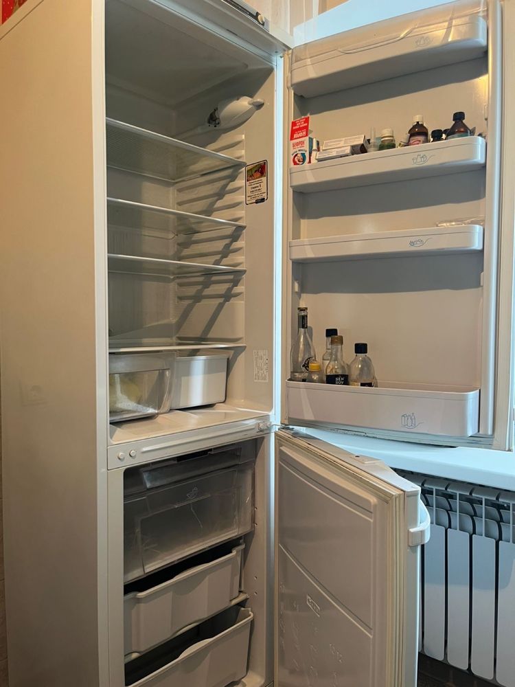 Холодильник Indesit