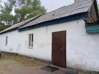 Продается просторный 3 комнатный дом в Пришахтинске.