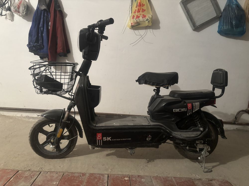 Скутер sk8 сатылады