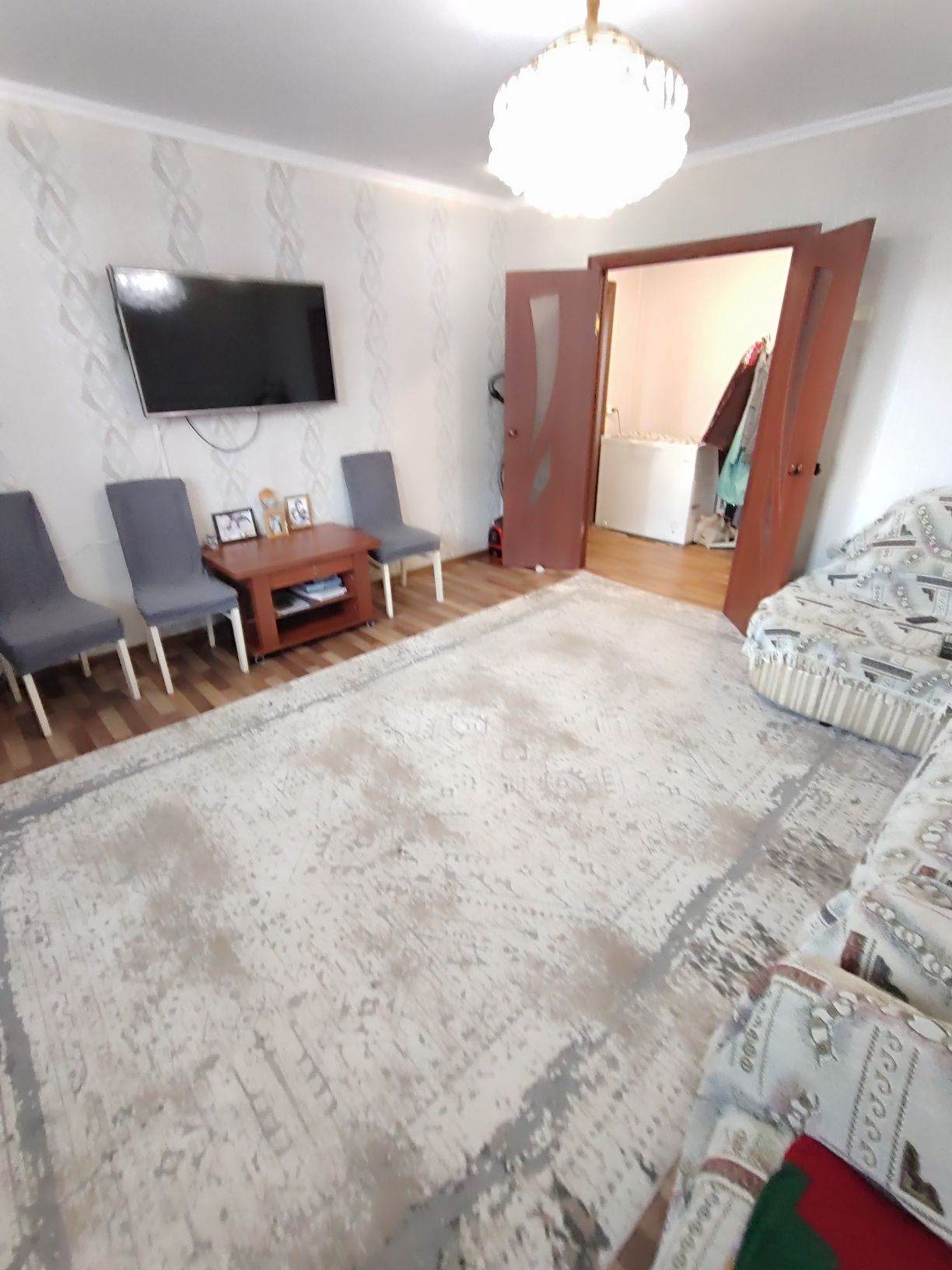 Продается 2-комн (9-43, 1 эт)