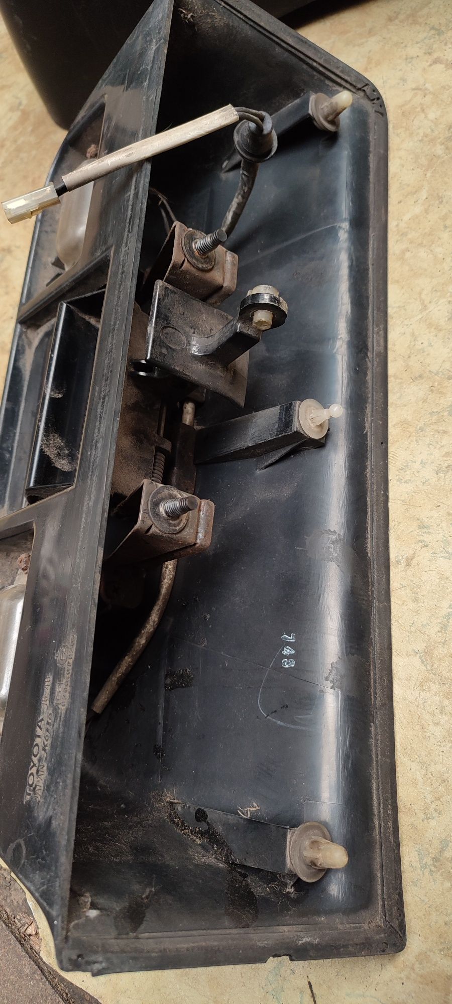 Ручка двери багажника Toyota Prado 95/Surf 185 с подсветкой