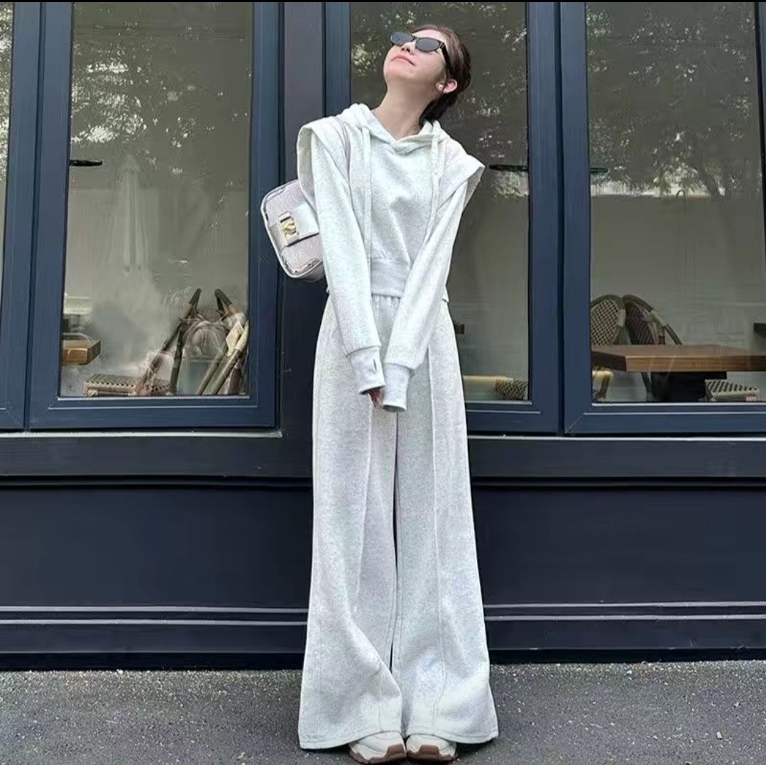 Брючный костюм от LEISUREwear