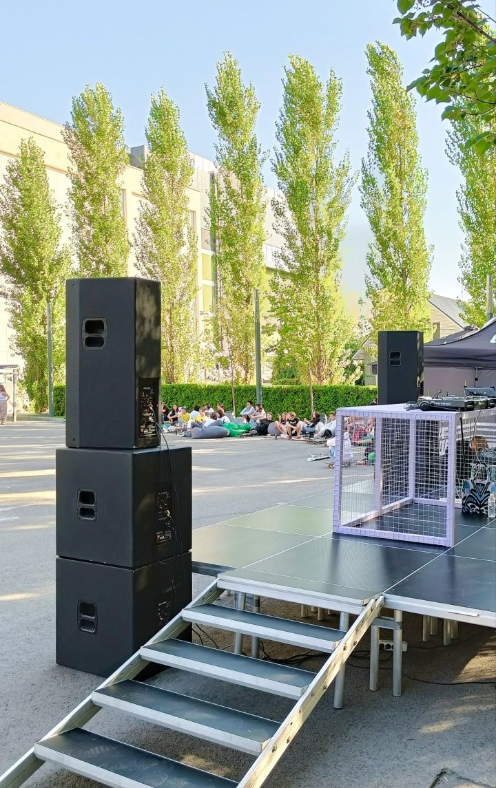 Продам. JBL PRX 700