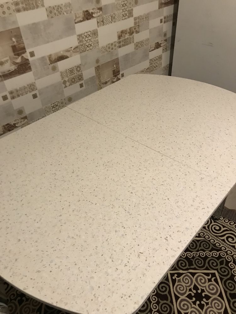 Кухонный стол