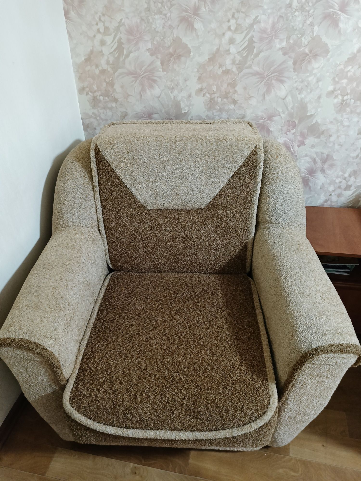 Продаётся Диван и Кресло