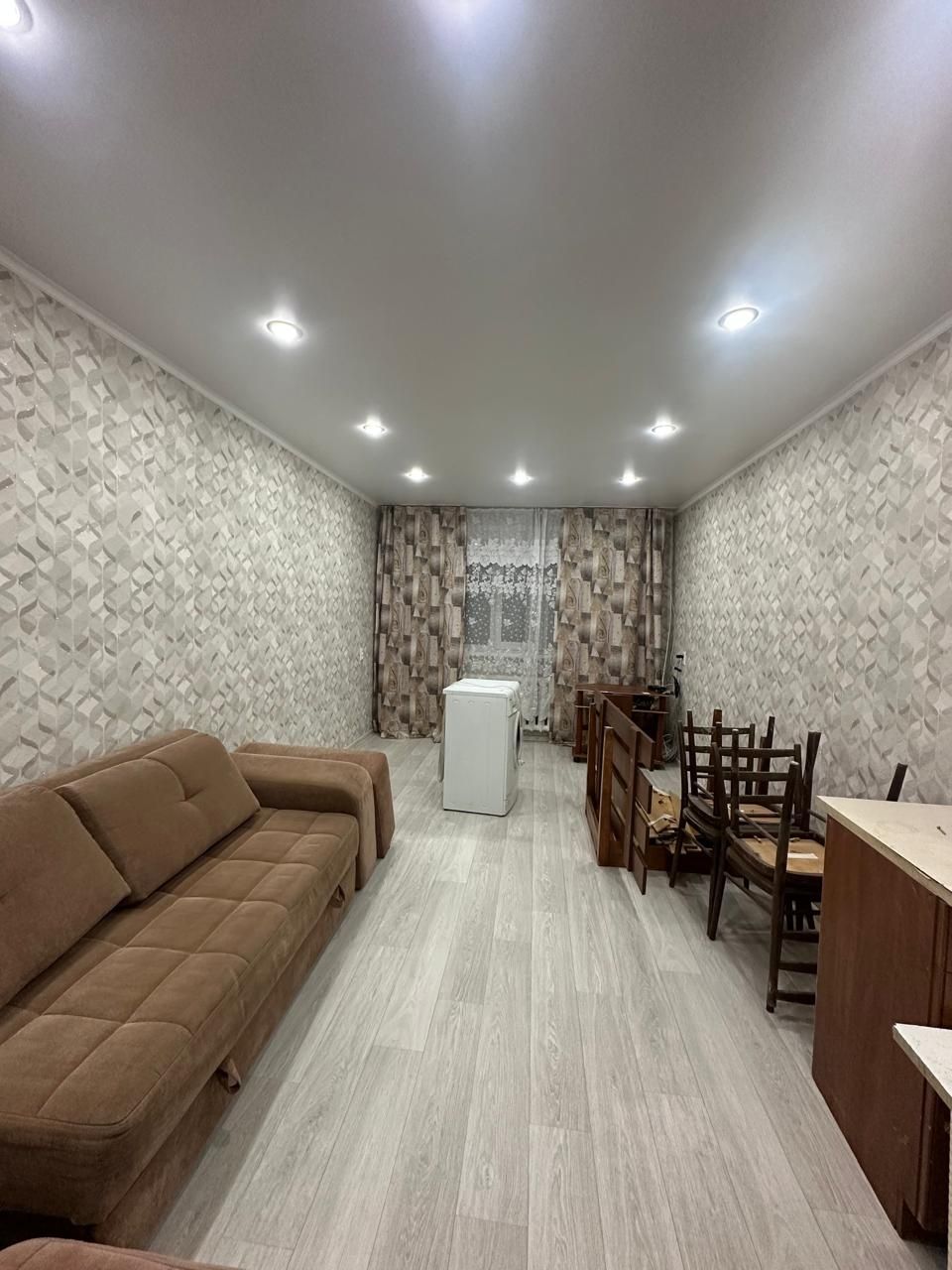 Продам двухкомнатную Бостандыкская 17. Магазин Флагман-рынок Дария.
