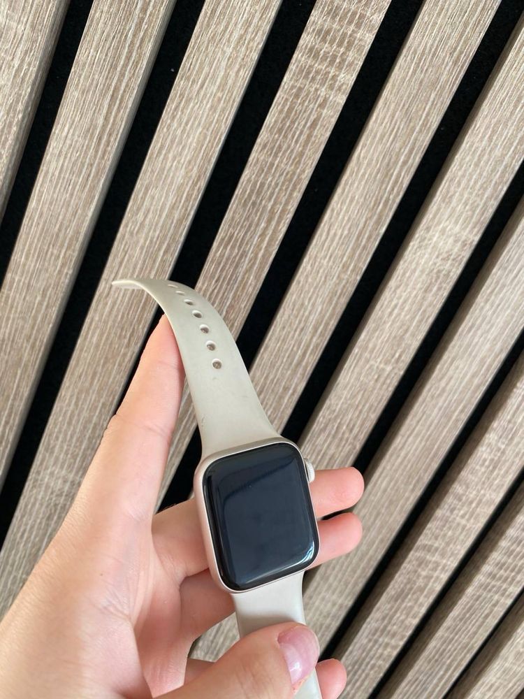 Apple Watch SE GPS Gen.2 2024 M/L 44 мм бежевый