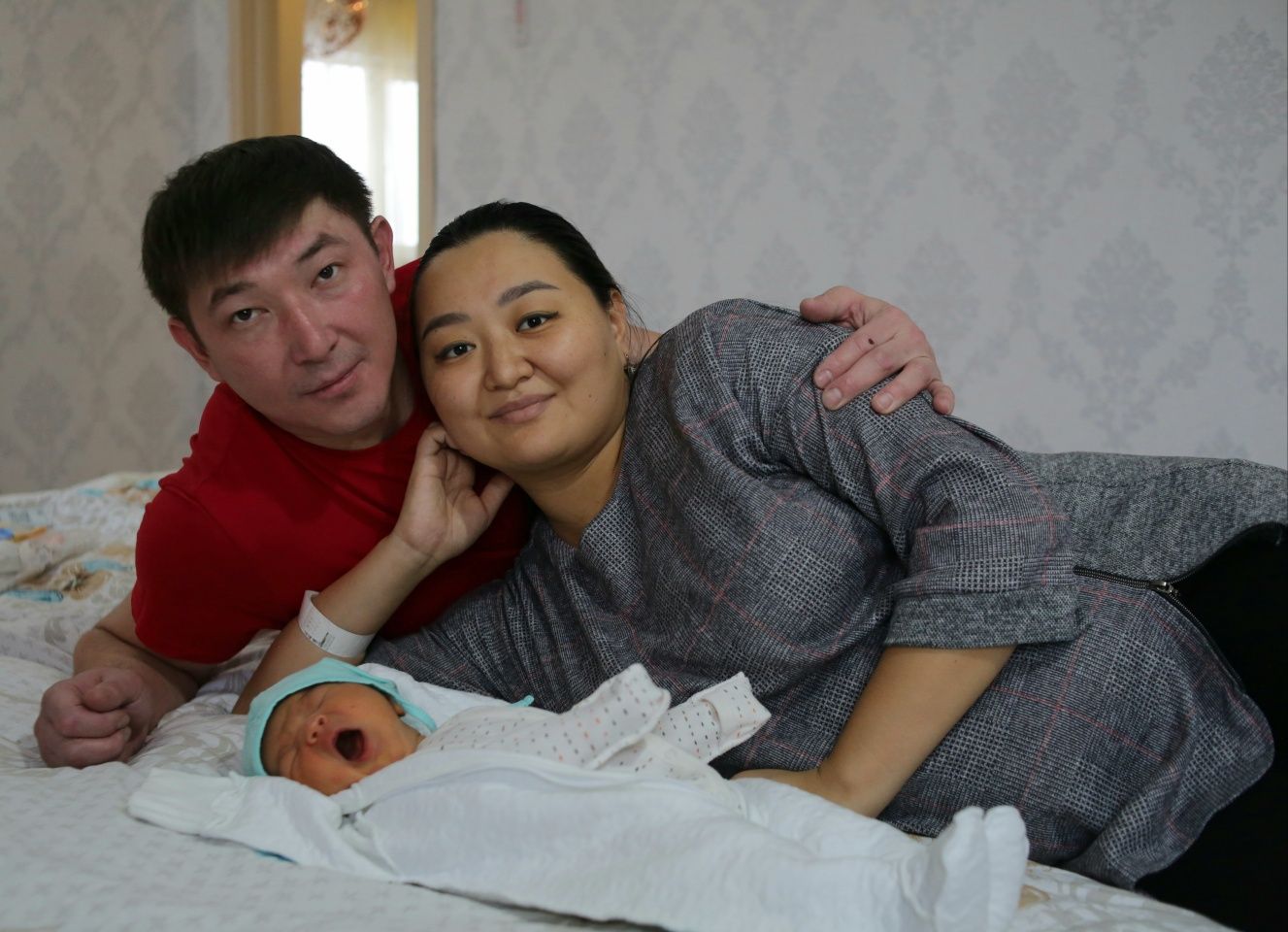 Фото и видео съемка. Выписка из роддома в Астане. Оператор фотограф