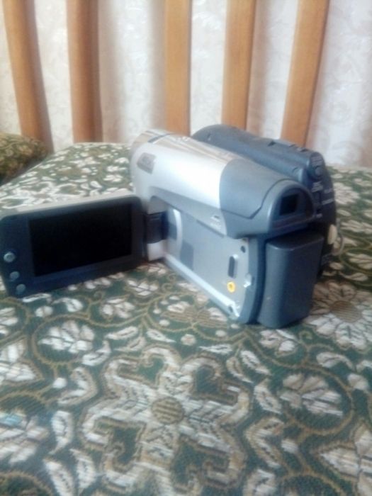 Продам видекамеру Саnon