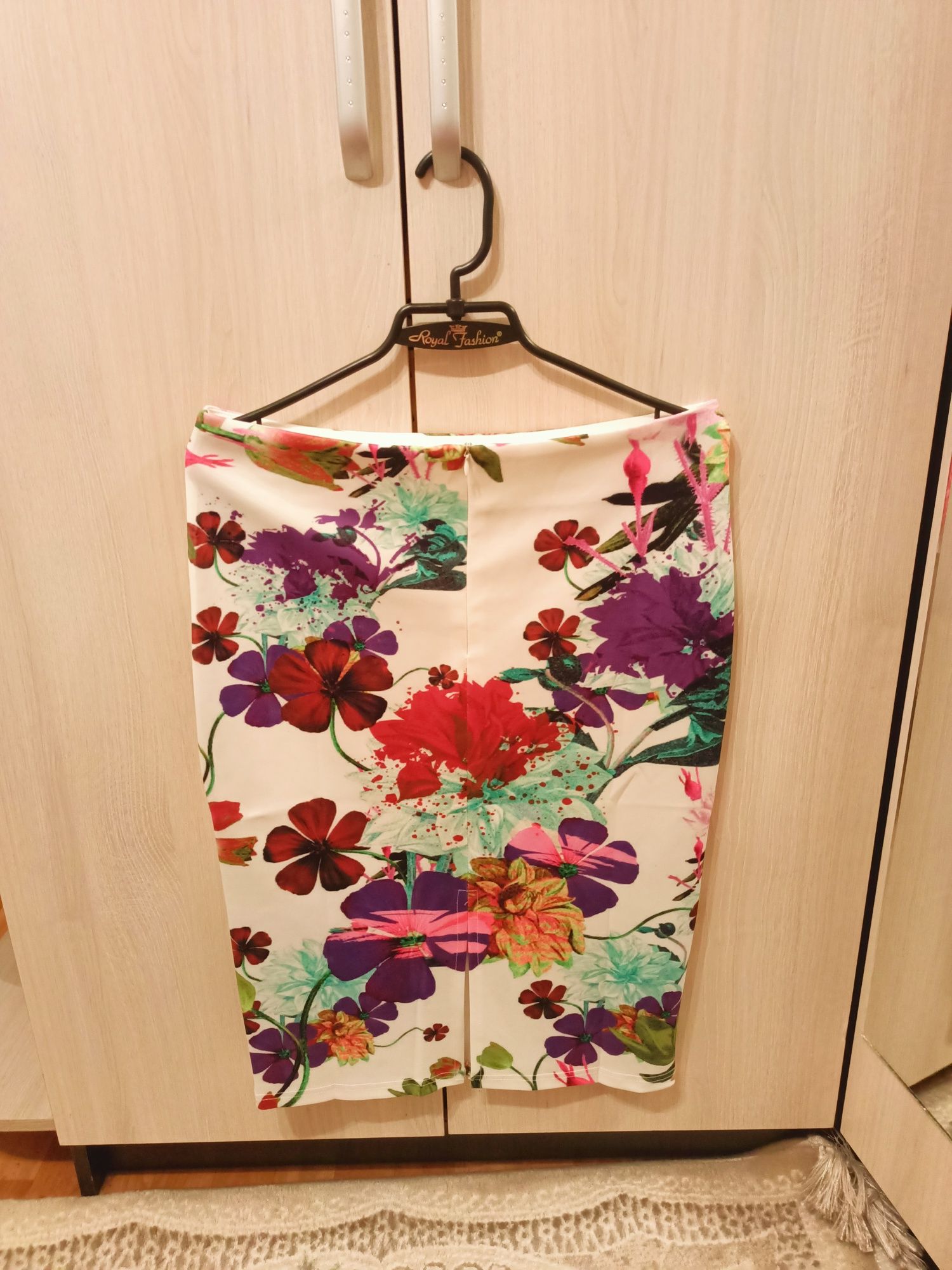 Продам юбки новые