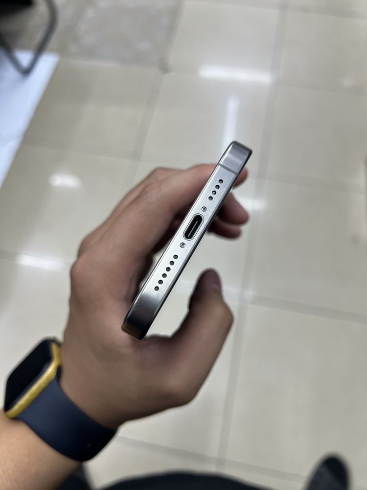 iPhone 15 Pro Max 1 терабайт ТИТАН