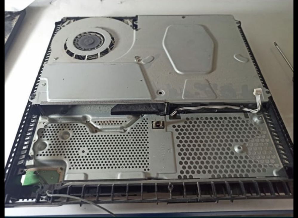 Ремонт приставок и геймпадов PS4 / PS5 / XBOX любой сложности