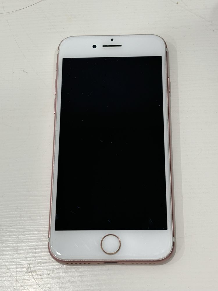 Продаю свой Iphone 7 на 32 ГБ