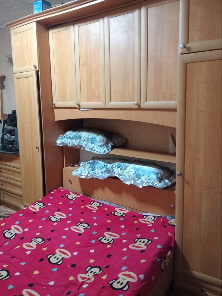 Продам спальный гарнитур