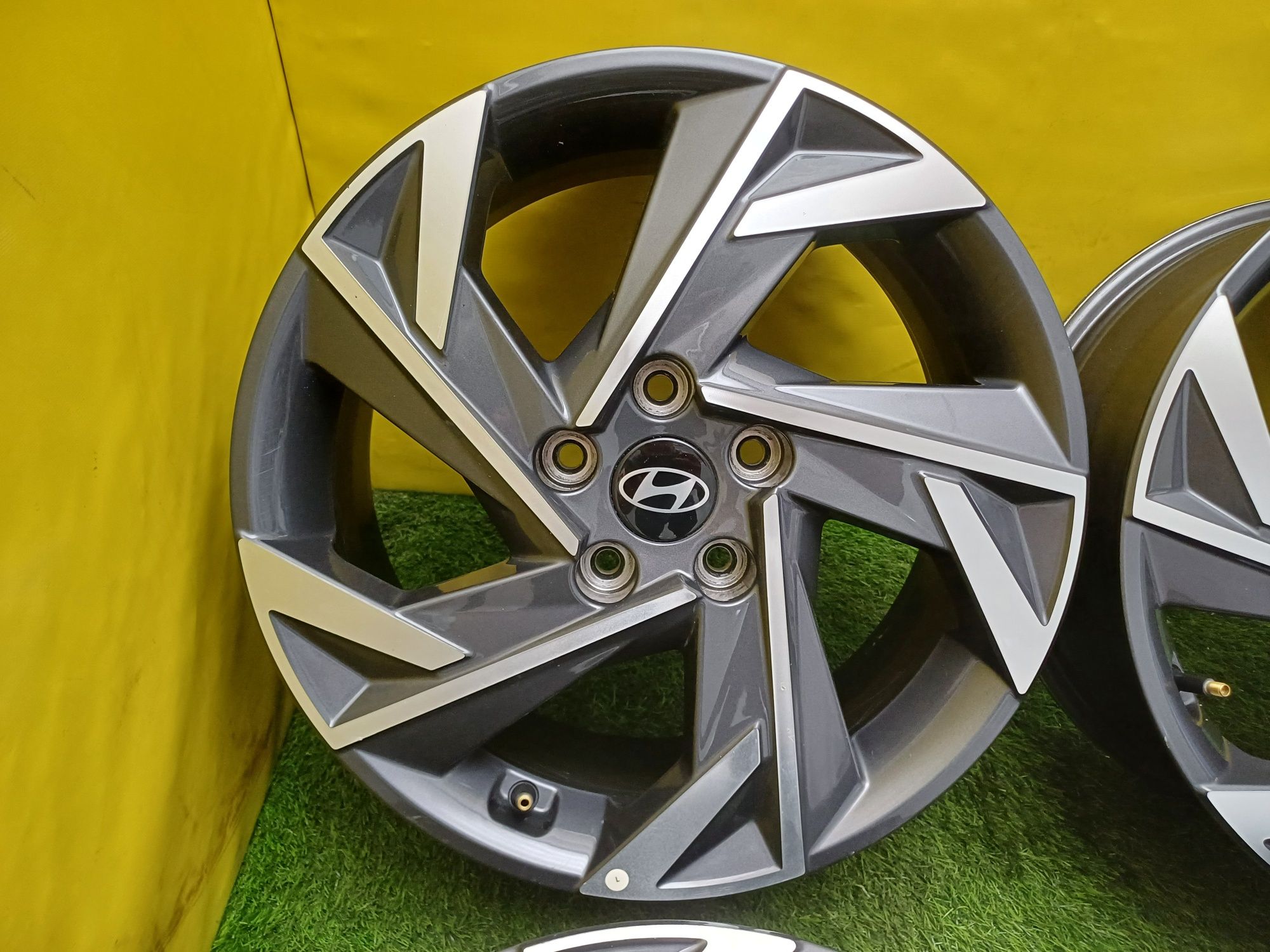 Диски R17 5×114.3 на Hyundai и другие.