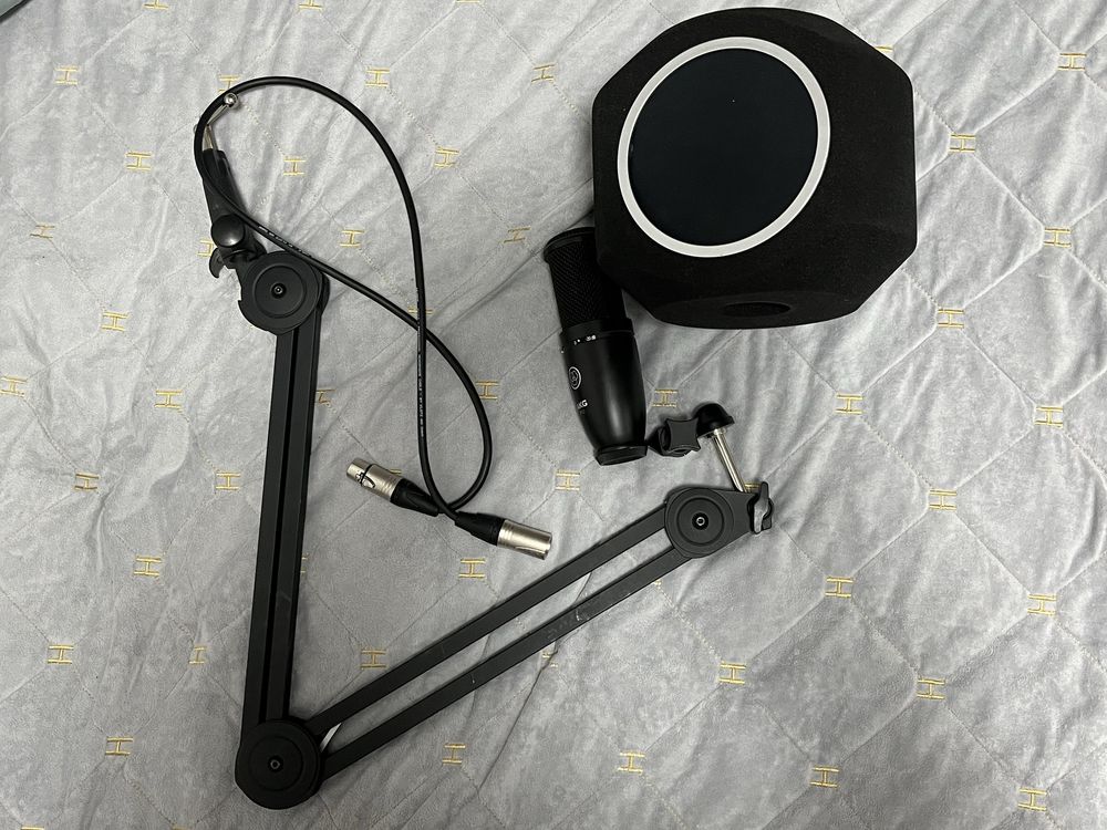 микрофон AKG P120