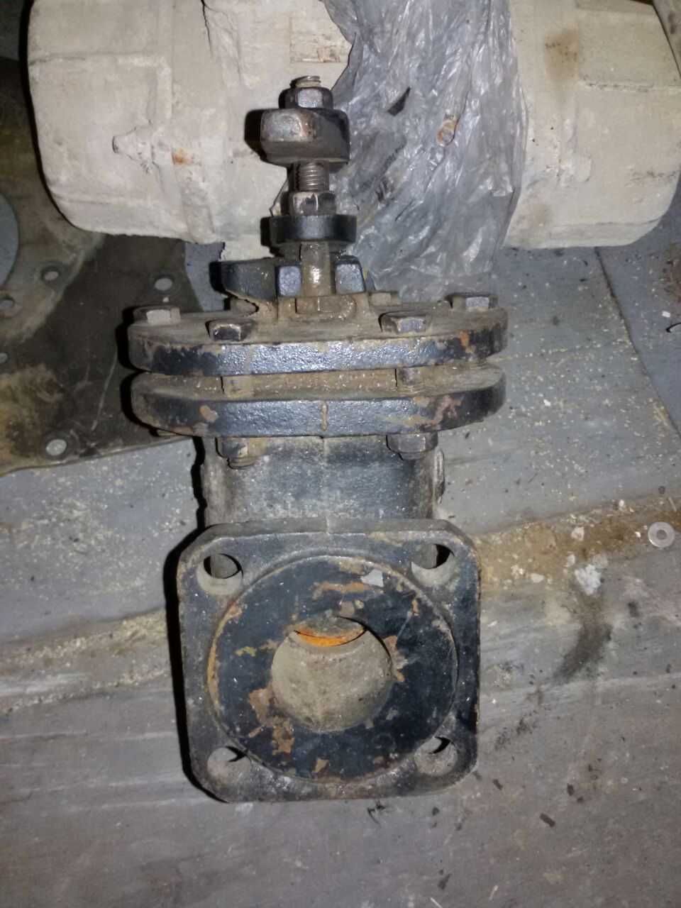 Продам задвижки DN250, DN50, затворы дисковые