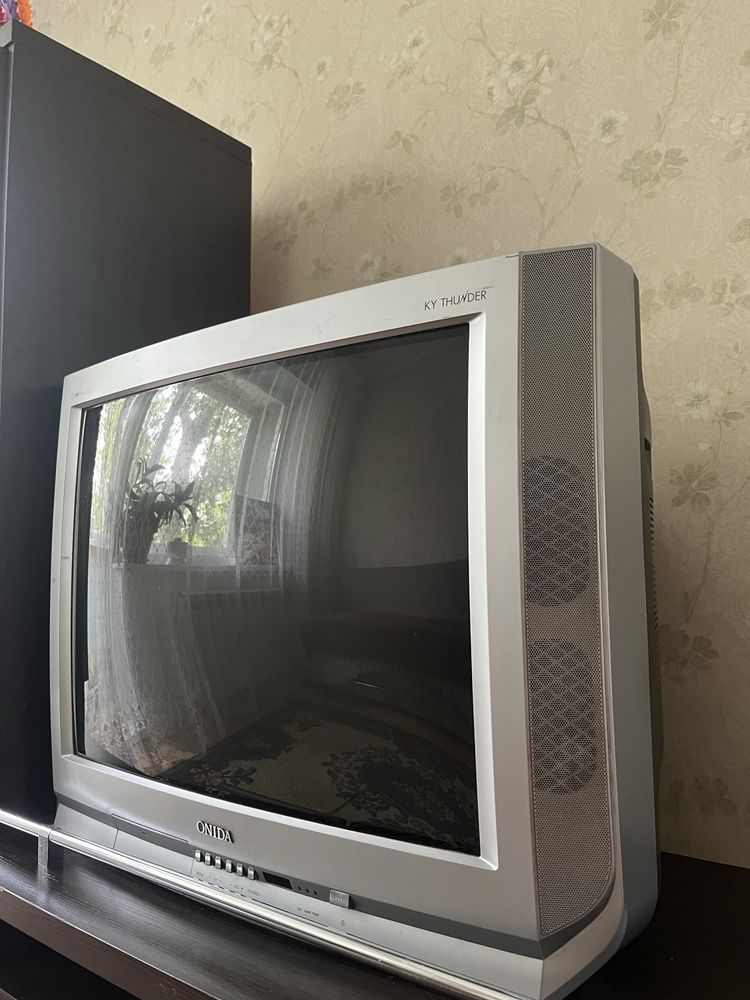 Продам телевизор