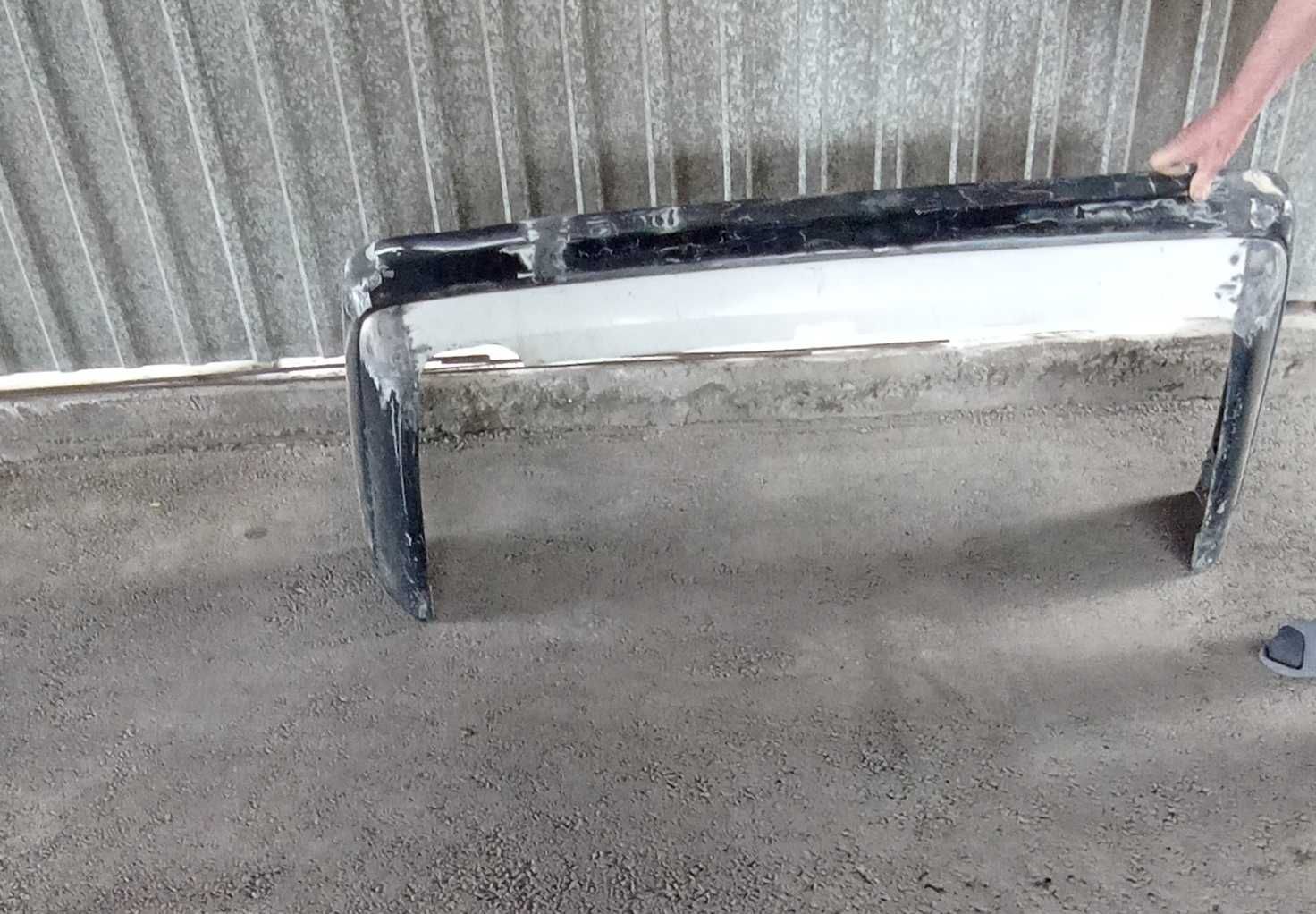 Задний бампер на автомобиль Мерседес 124 " ешка"