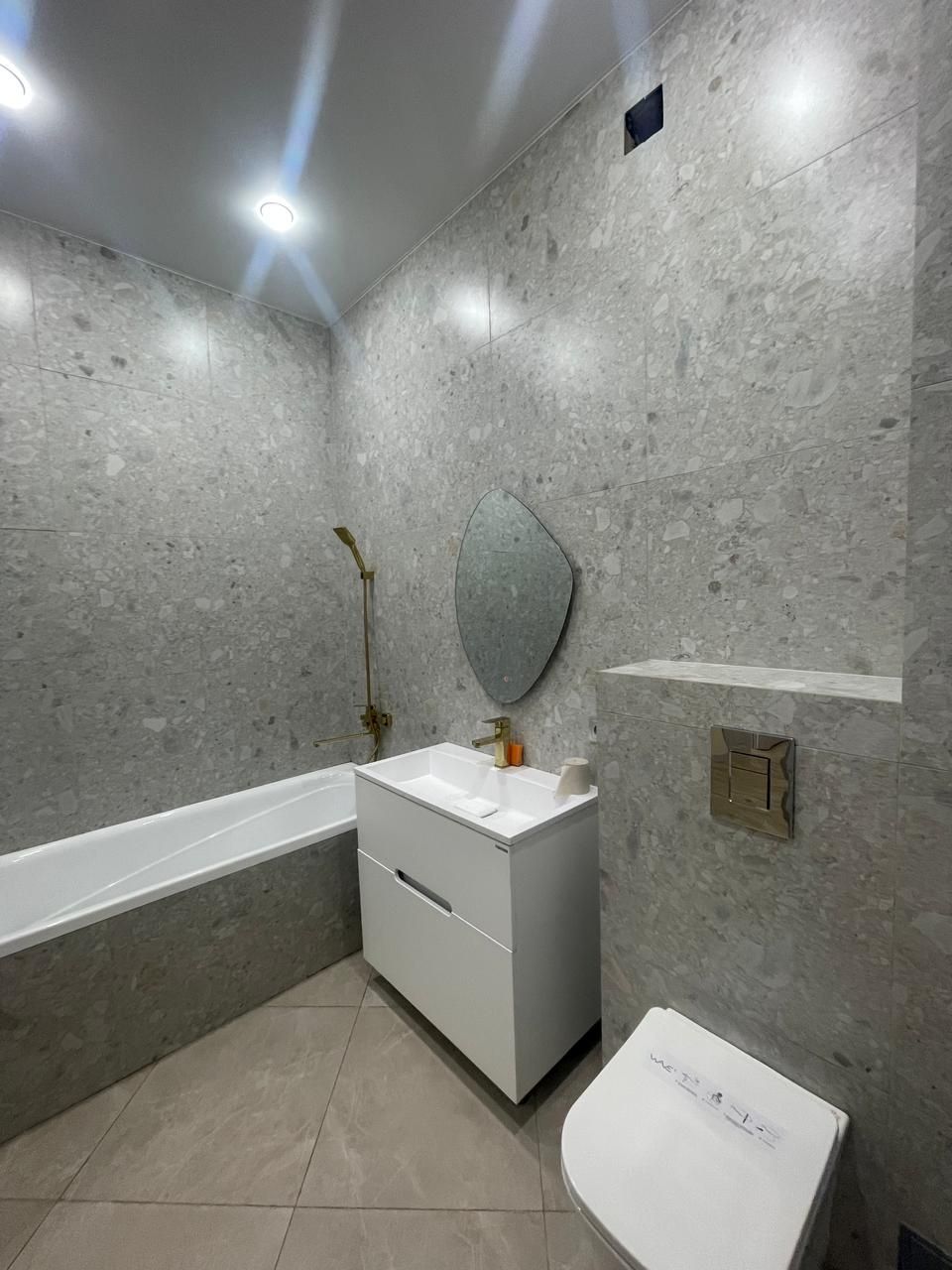 Продам 1 кв 53 квм по Санкибай батыра 177А