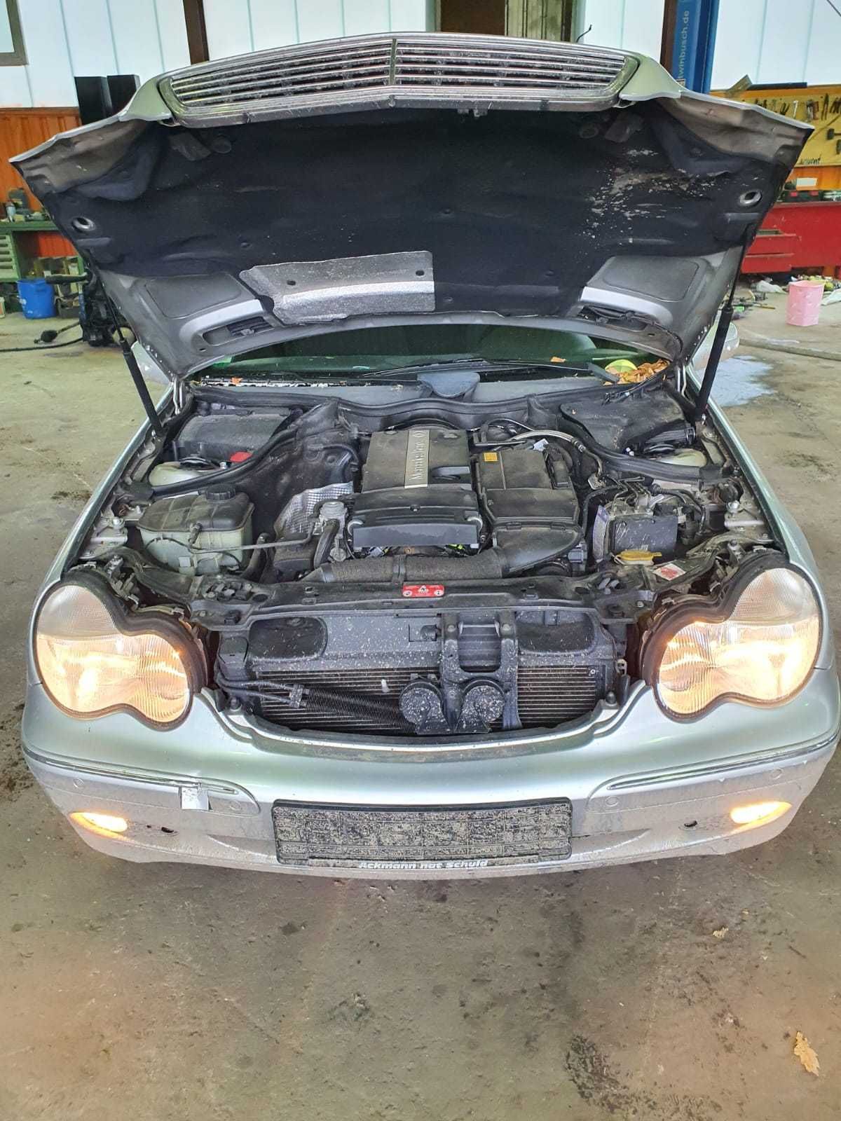 Мерседес Бенц C klasse w203 271 двс АКПП Mercedes Benz 2003 год