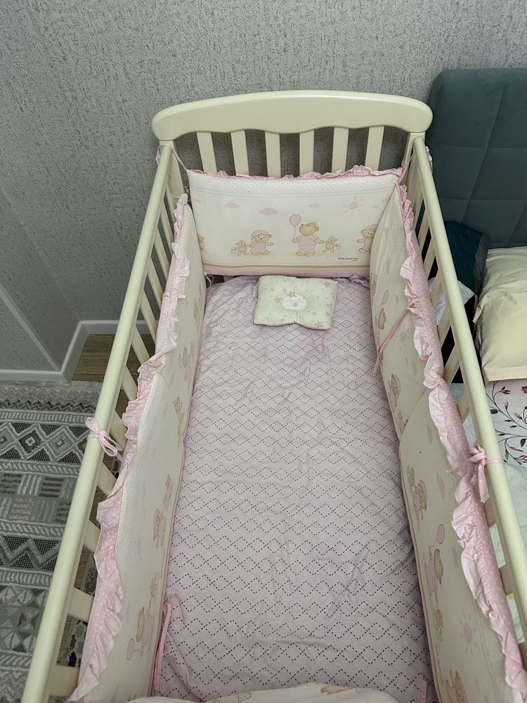 Продам детскую кроватку