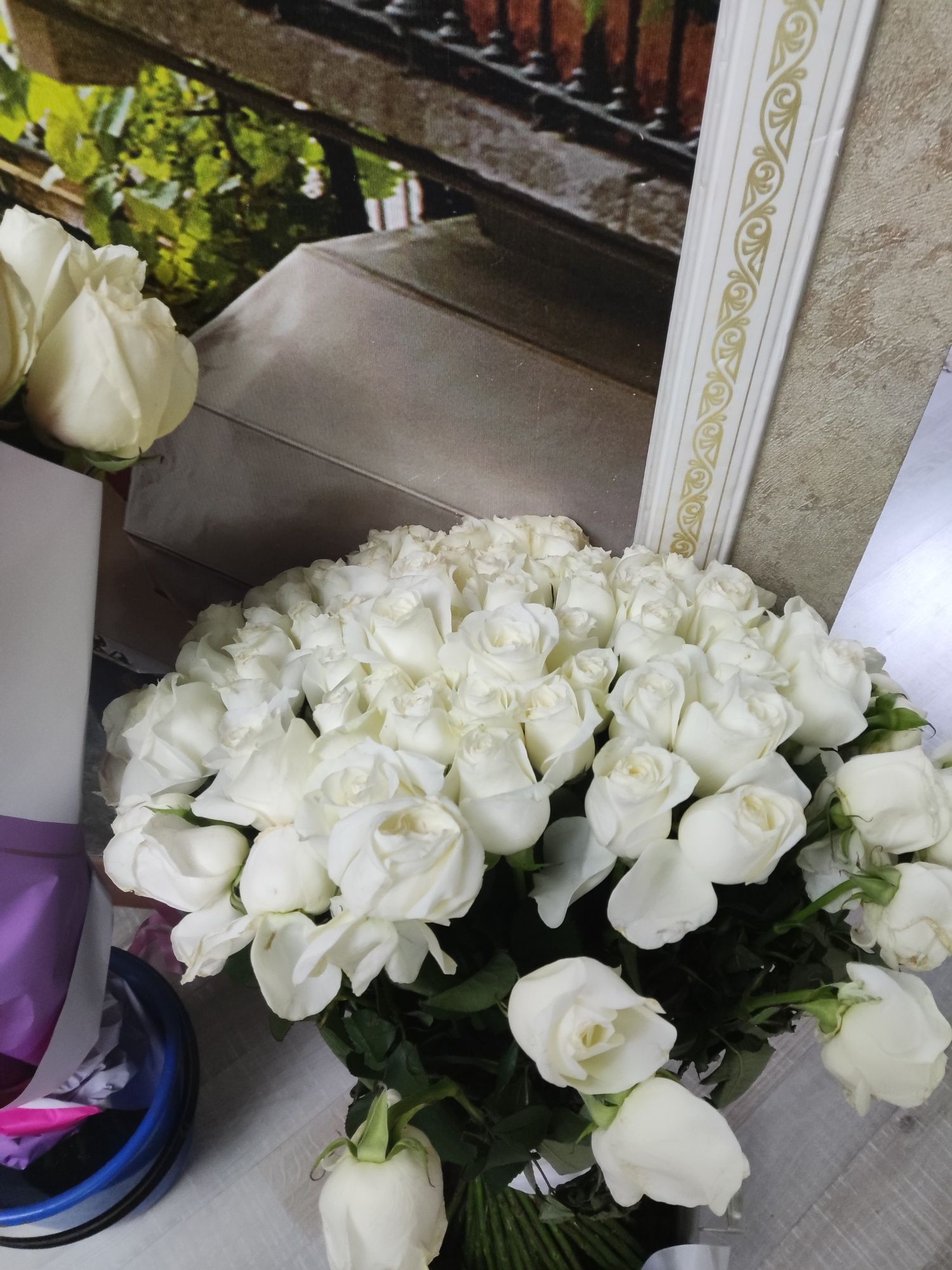 Продам 4 букета цветов