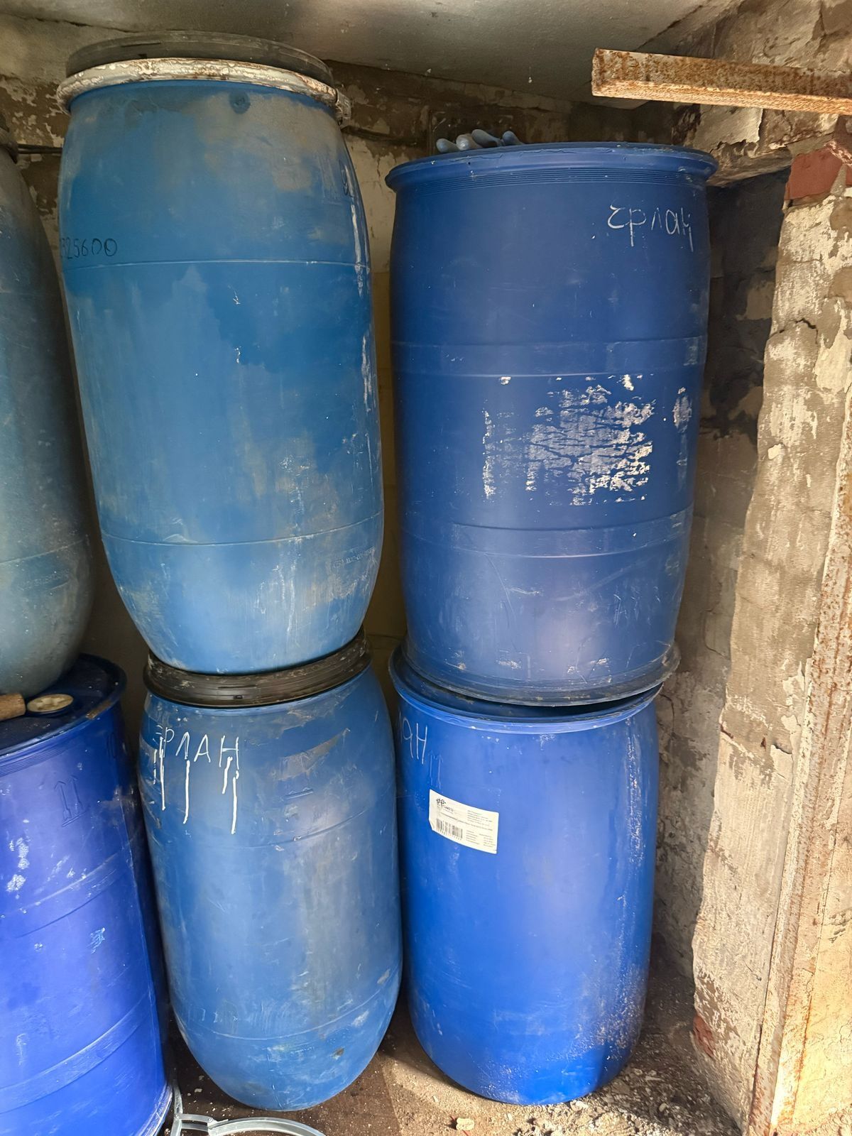 Продам бочки 220л и 160л