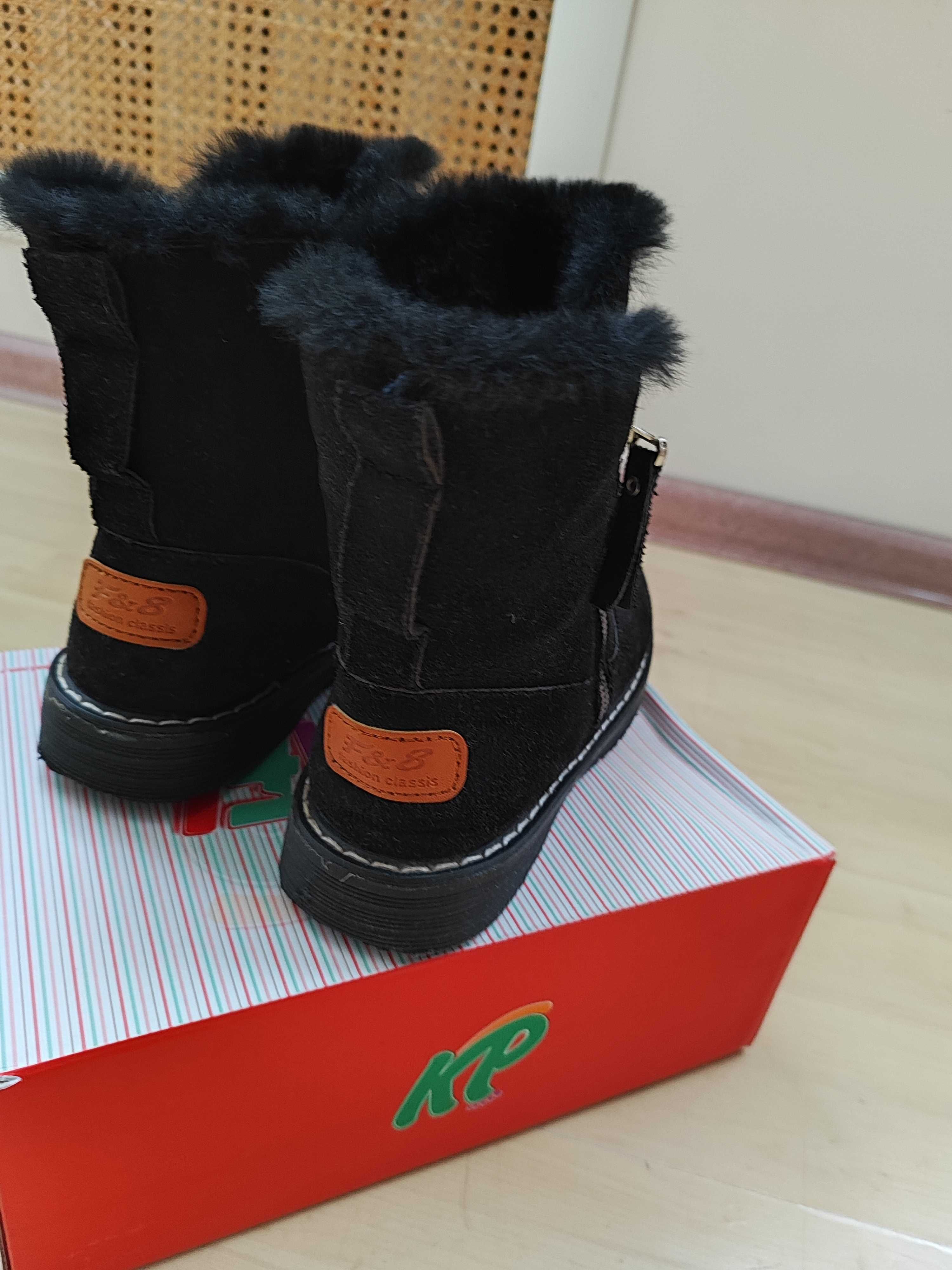 Продам сапожки зимние на меху для девочек