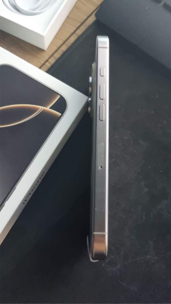 Продаётся айфон 16 про 256 gb. В идеальном состоянии. Почти новый.