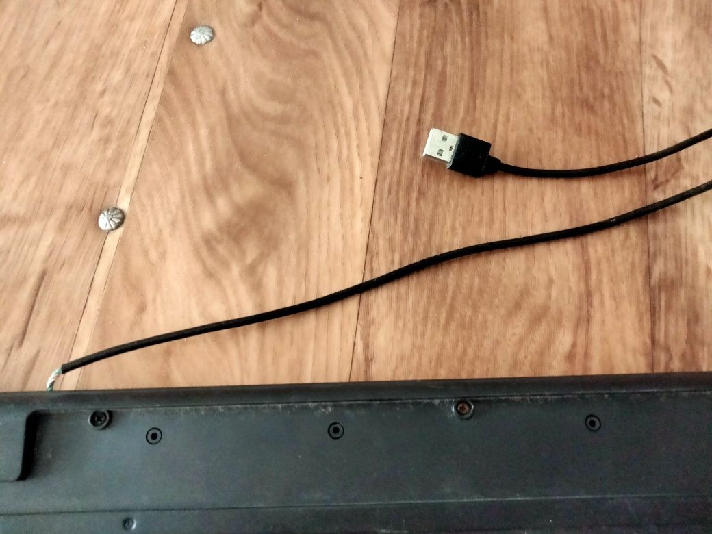 Продам Клаву от Genius всё кнопки работают. USB порт