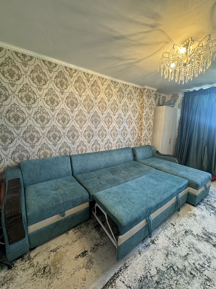Диван в хроршем состоянии